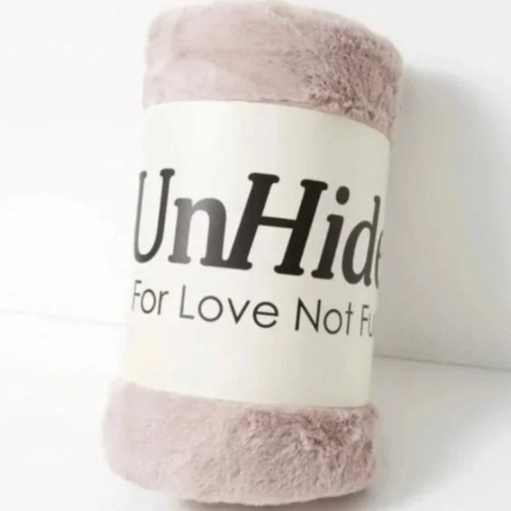 UnHide Lil' Marsh Blanket in Rose